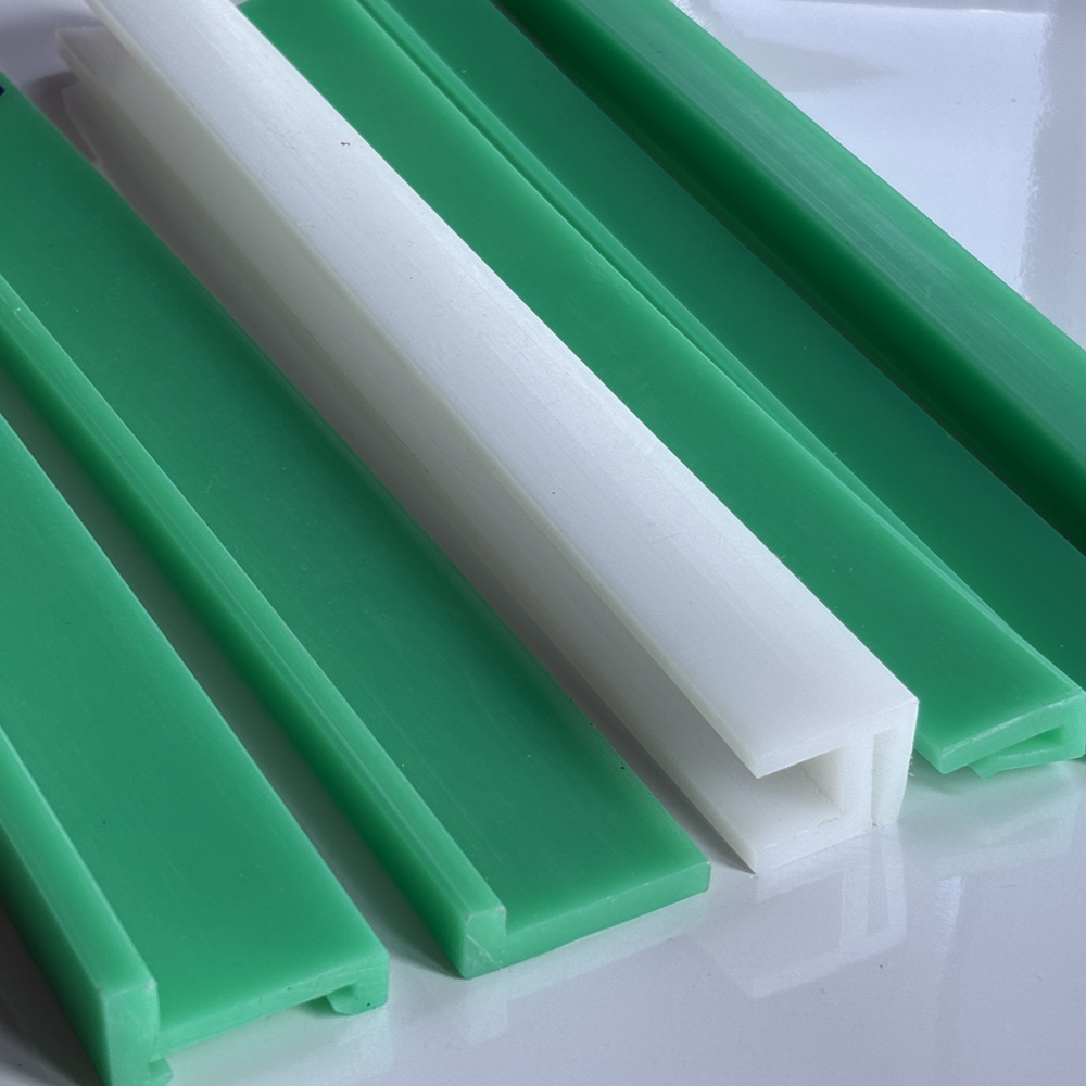 Chain guide